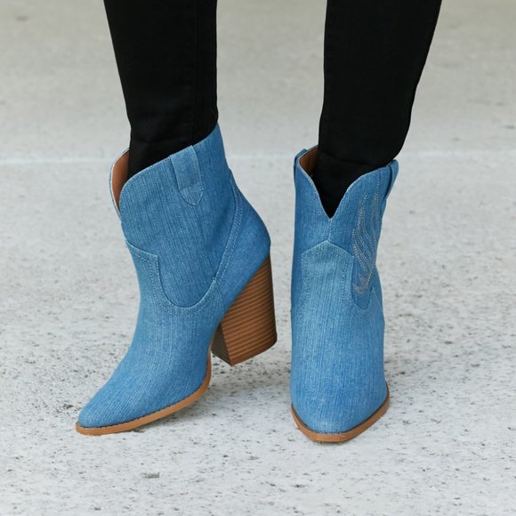 Qupid Shoes - Qupid Lasso My Heart Cowboy Booties in Light Blue